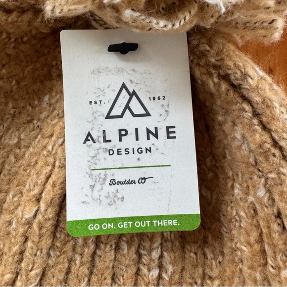 NWT Alpine womens textured cable knit soft lt brown beanie with puff one size - Picture 3 of 5
